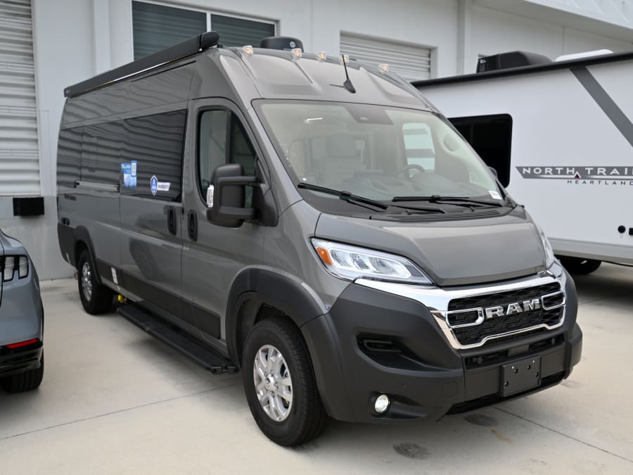2027 Thor Motor Coach TELLARO