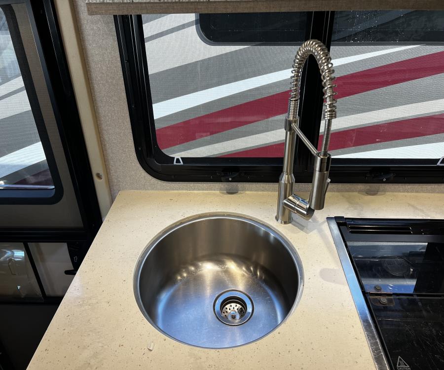 2021 Dynamax ISTATA 3 — engine compartment view