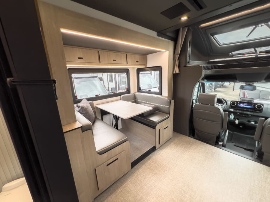 2026 Grand Design LINEAGE — photo 12 view