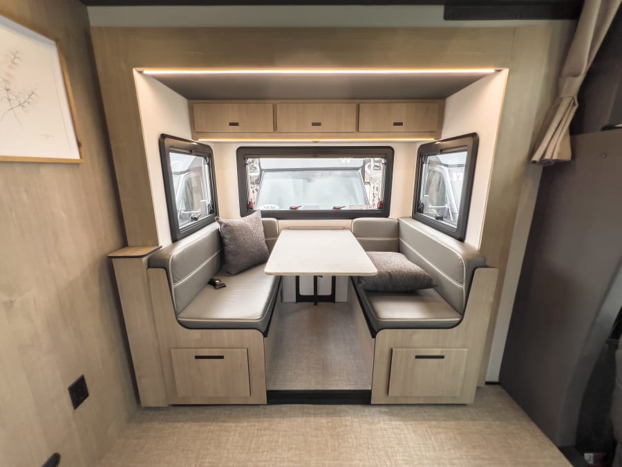 2026 Grand Design LINEAGE — photo 13 view