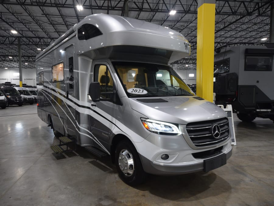2023 Winnebago VIEW