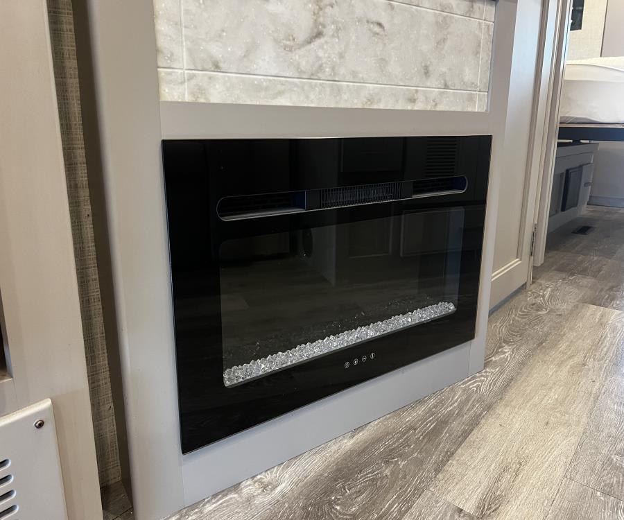 2023 Thor Motor Coach PASADENA — photo 13 view