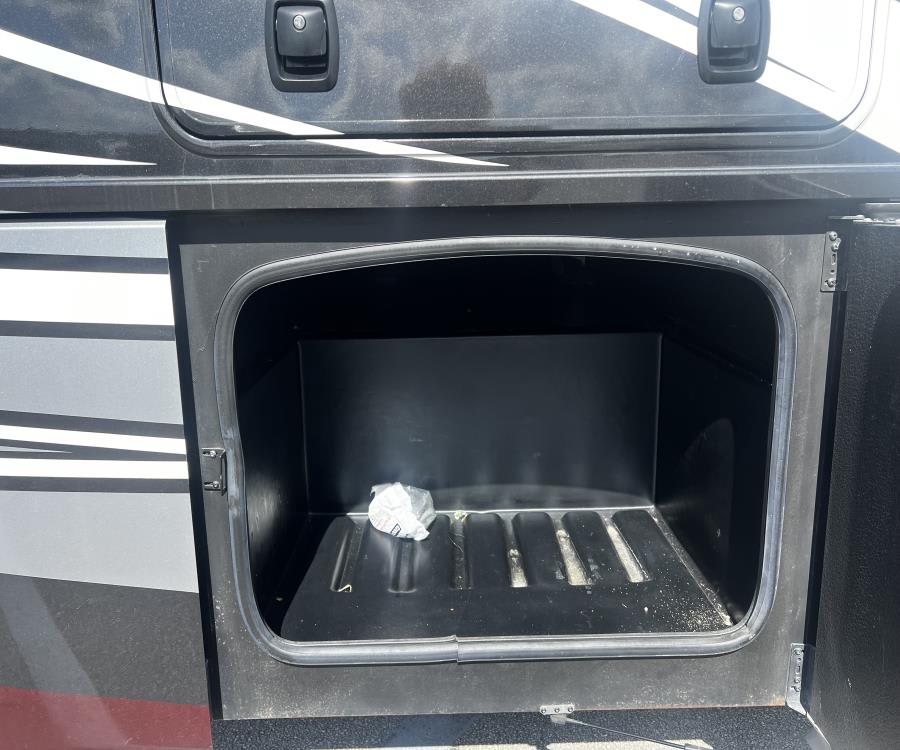 2023 Thor Motor Coach PASADENA — photo 37 view