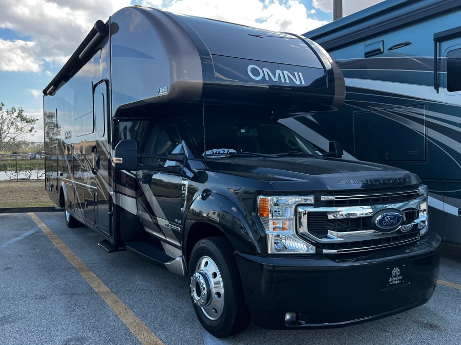 2021 Thor Motor Coach OMNI