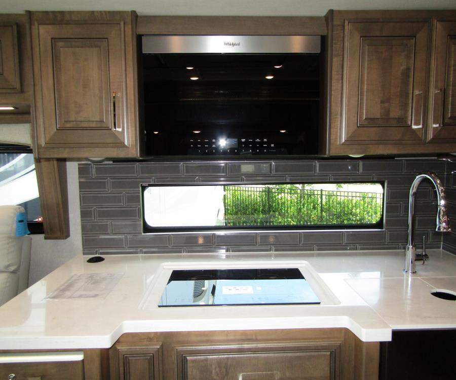 2026 Fleetwood DISCOVERY LXE — photo 10 view