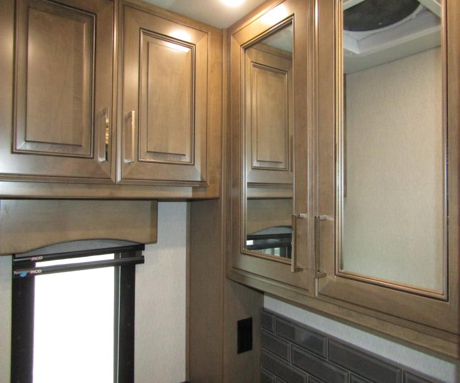 2026 Fleetwood DISCOVERY LXE — photo 17 view
