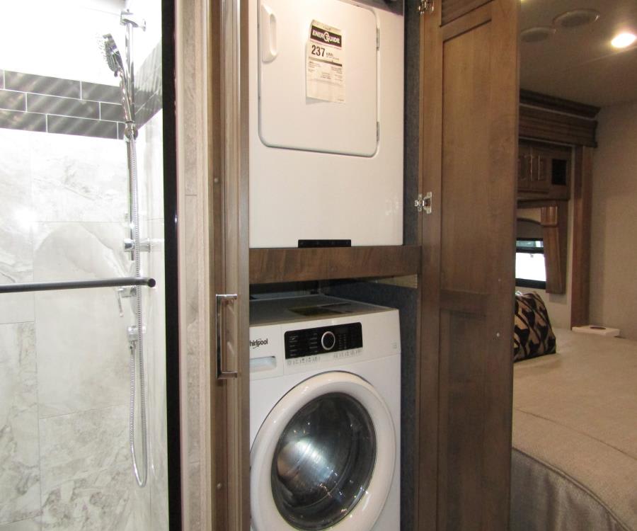 2026 Fleetwood DISCOVERY LXE — photo 23 view