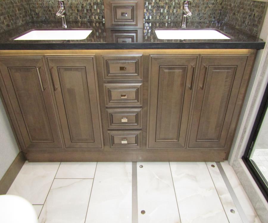 2026 Fleetwood DISCOVERY LXE — photo 24 view