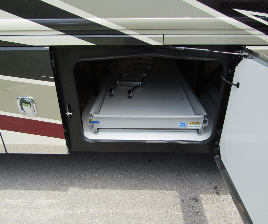2026 Fleetwood DISCOVERY LXE — photo 33 view