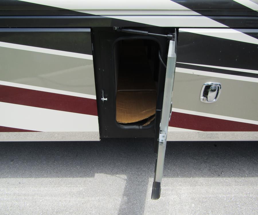 2026 Fleetwood DISCOVERY LXE — photo 34 view