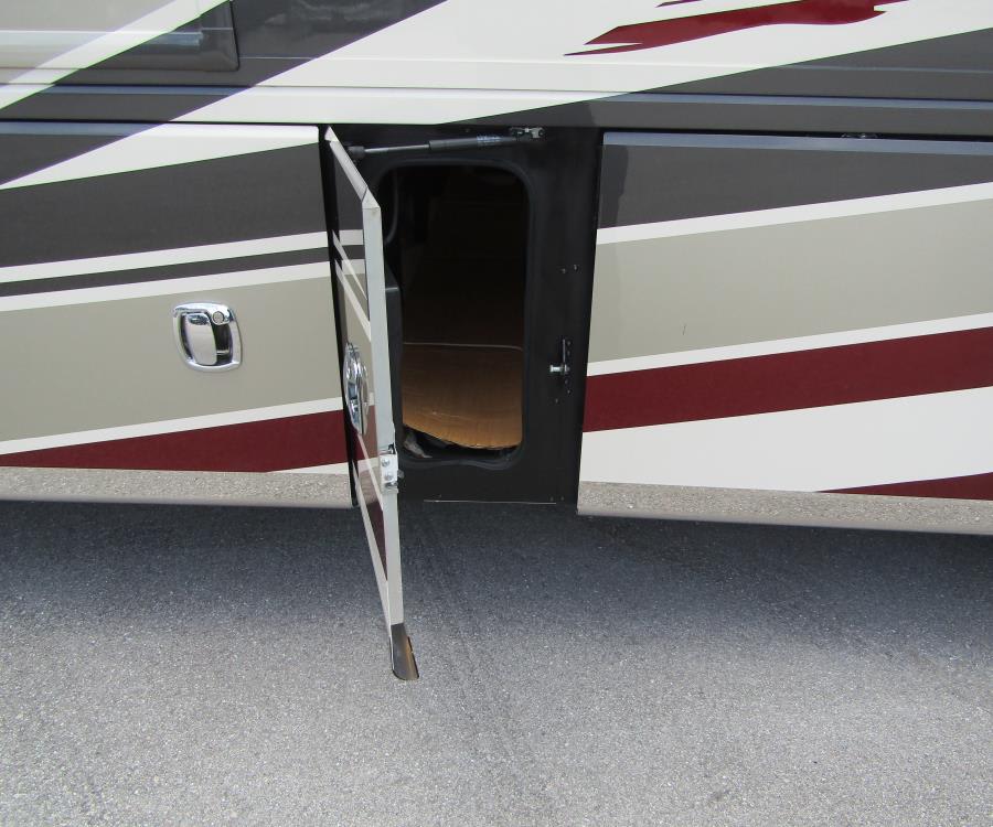2026 Fleetwood DISCOVERY LXE — photo 40 view
