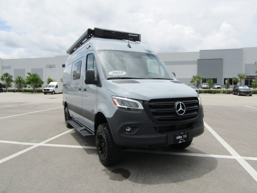 2025 Winnebago REVEL