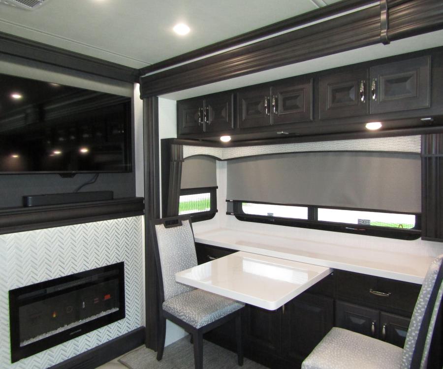 2026 Fleetwood DISCOVERY — photo 14 view
