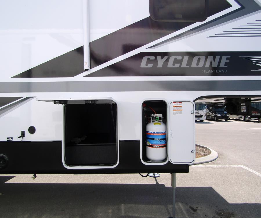 2026 Jayco CYCLONE — photo 23 view