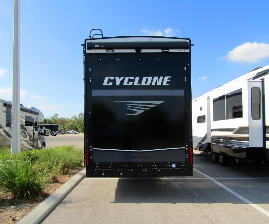 2026 Jayco CYCLONE — photo 25 view