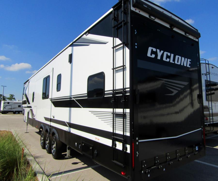2026 Jayco CYCLONE — photo 28 view