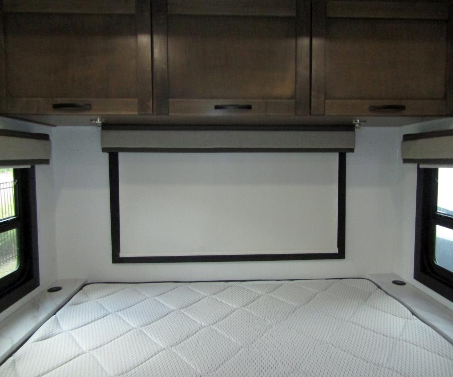 2026 Entegra ESTEEM XL — photo 18 view