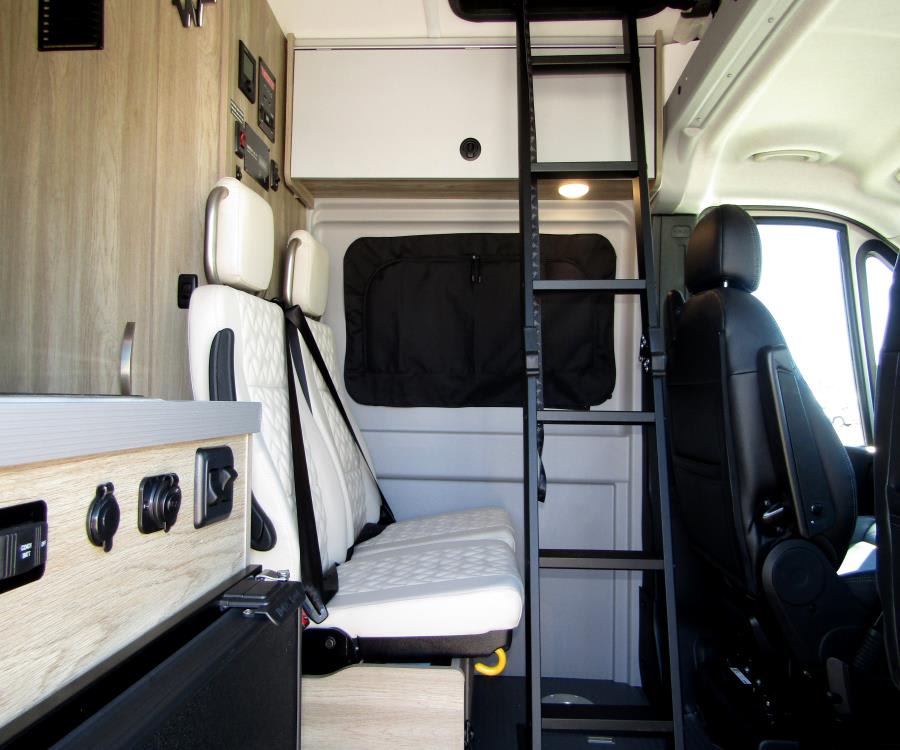 2026 Winnebago SOLIS — photo 15 view