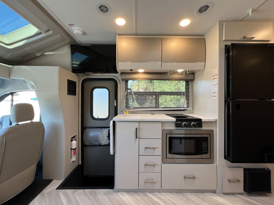 2026 Thor Motor Coach GEMINI — photo 8 view