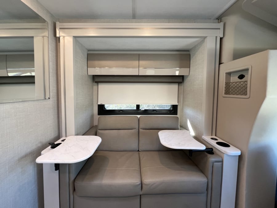 2026 Thor Motor Coach GEMINI — photo 15 view