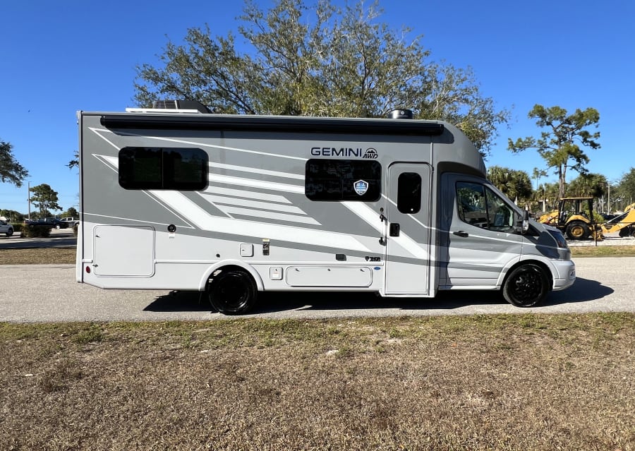 2026 Thor Motor Coach GEMINI — photo 20 view