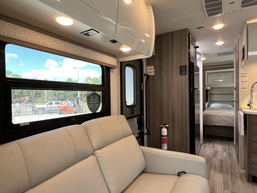 2026 Thor Motor Coach DELANO — photo 13 view