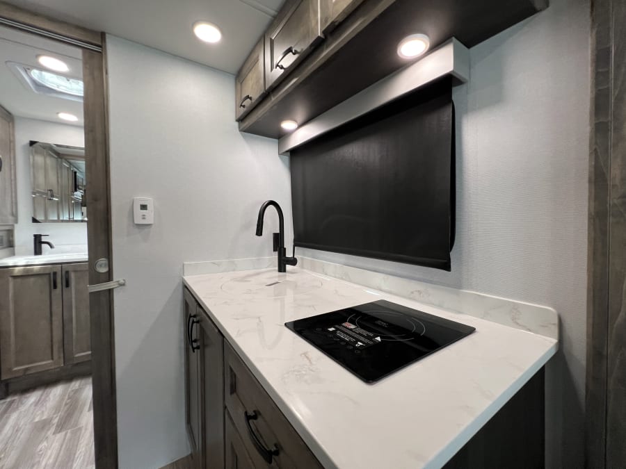 2026 Tiffin MIDAS — photo 8 view