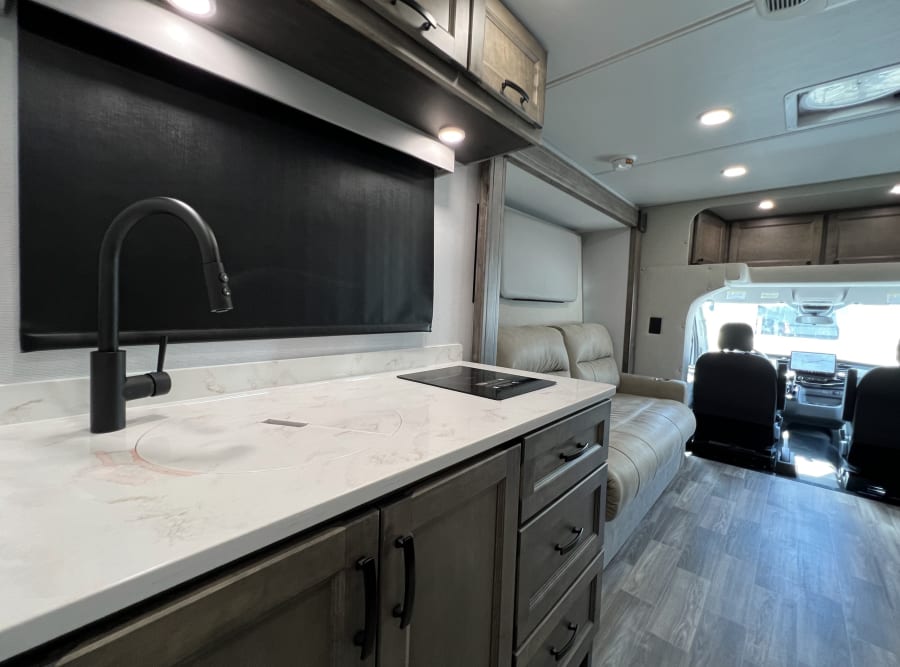 2026 Tiffin MIDAS — photo 9 view