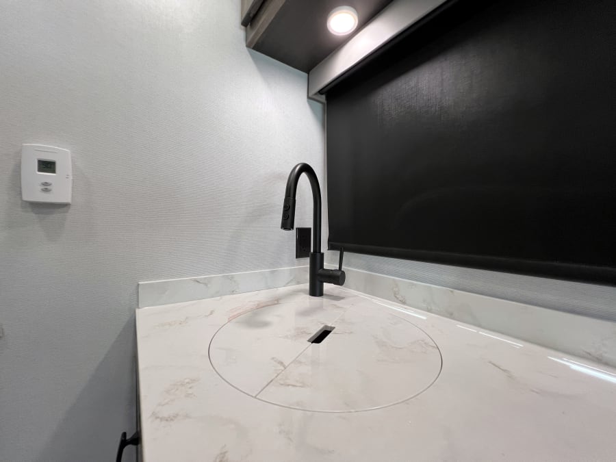 2026 Tiffin MIDAS — photo 10 view