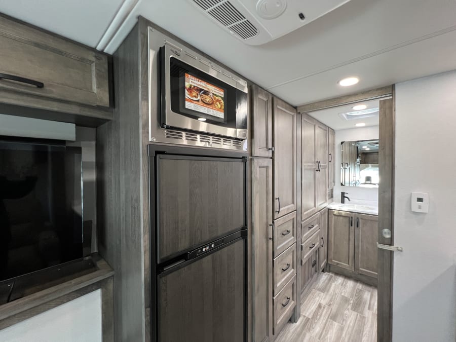 2026 Tiffin MIDAS — photo 11 view