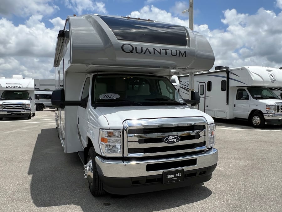 2027 Thor Motor Coach QUANTUM
