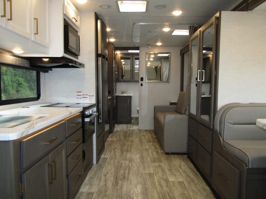 2024 Thor Motor Coach CHATEAU — detail view