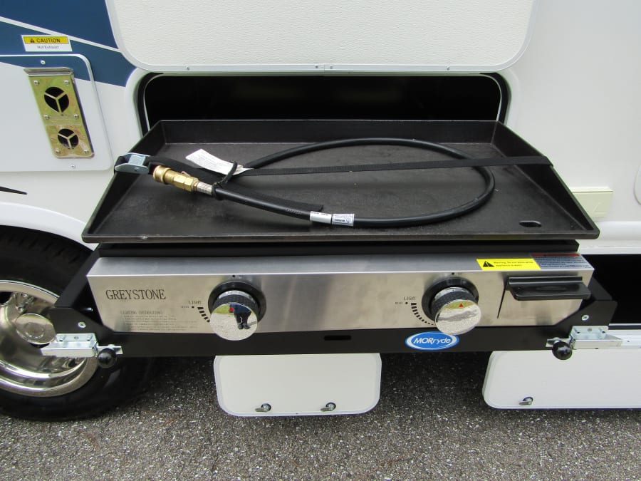 2024 Thor Motor Coach CHATEAU — photo 27 view