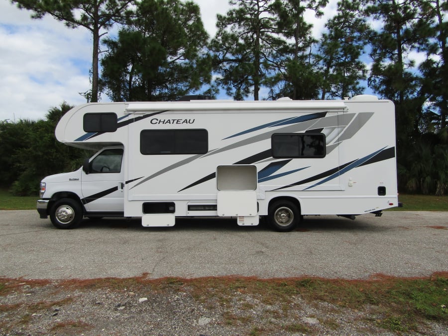 2024 Thor Motor Coach CHATEAU — photo 30 view