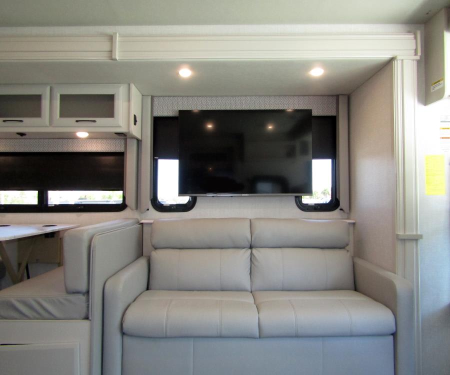 2025 Holiday Rambler ECLIPSE — photo 13 view