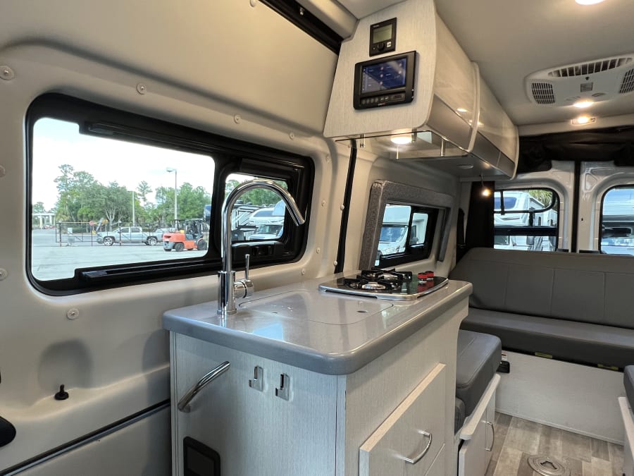 2023 Thor Motor Coach TRANQUILITY — photo 7 view