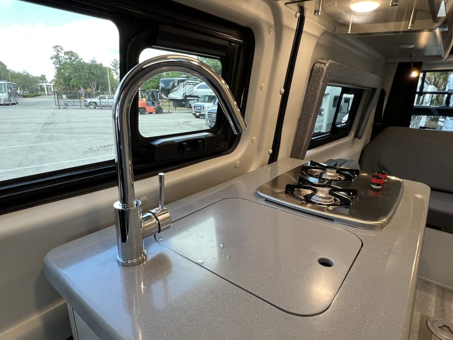 2023 Thor Motor Coach TRANQUILITY — photo 9 view