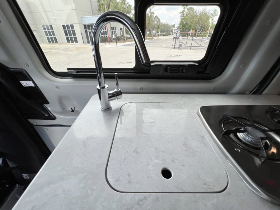 2023 Thor Motor Coach TRANQUILITY — photo 11 view