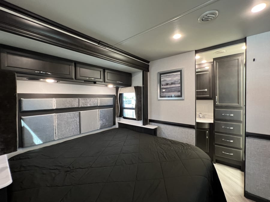 2024 Fleetwood BOUNDER — photo 19 view