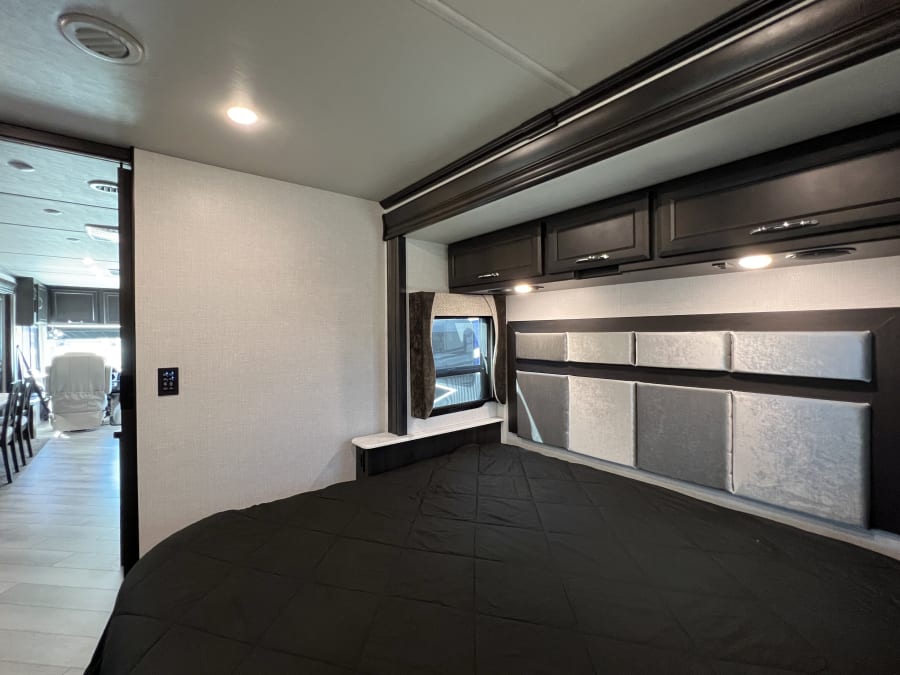 2024 Fleetwood BOUNDER — photo 21 view