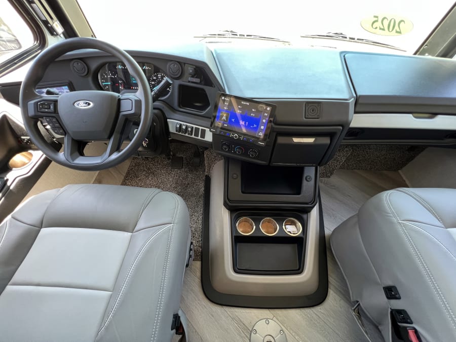 2025 Fleetwood FORTIS — side profile view