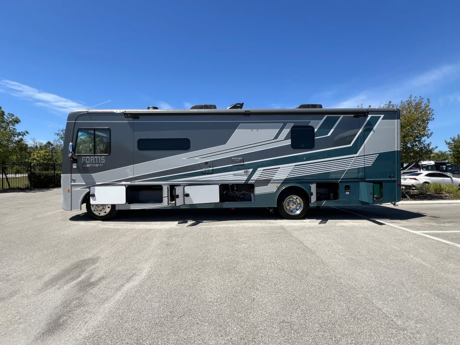 2025 Fleetwood FORTIS — photo 32 view