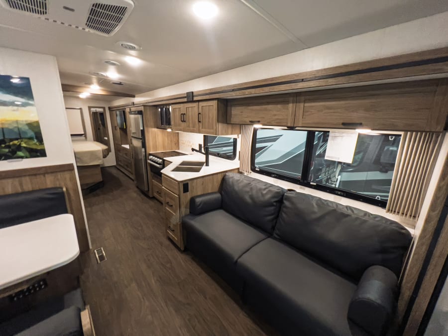 2026 Winnebago SUNSTAR — photo 7 view