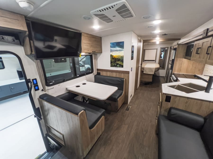 2026 Winnebago SUNSTAR — photo 10 view
