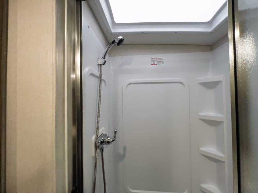 2026 Winnebago SUNSTAR — photo 17 view