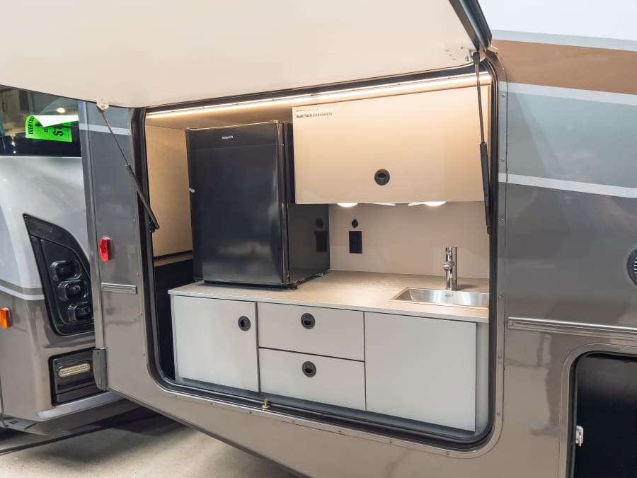 2026 Winnebago SUNSTAR — photo 22 view
