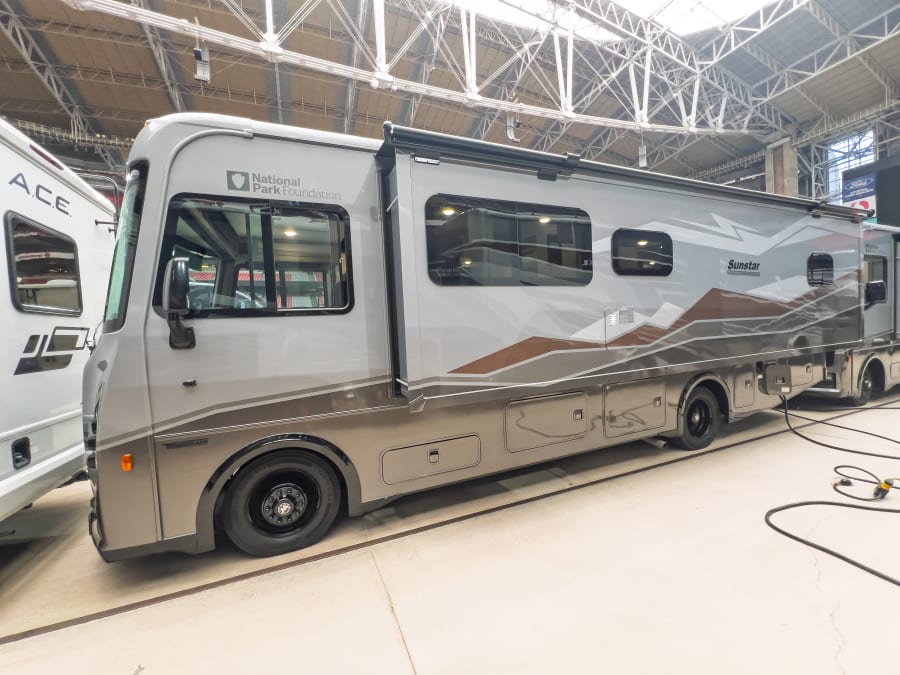2026 Winnebago SUNSTAR — photo 27 view