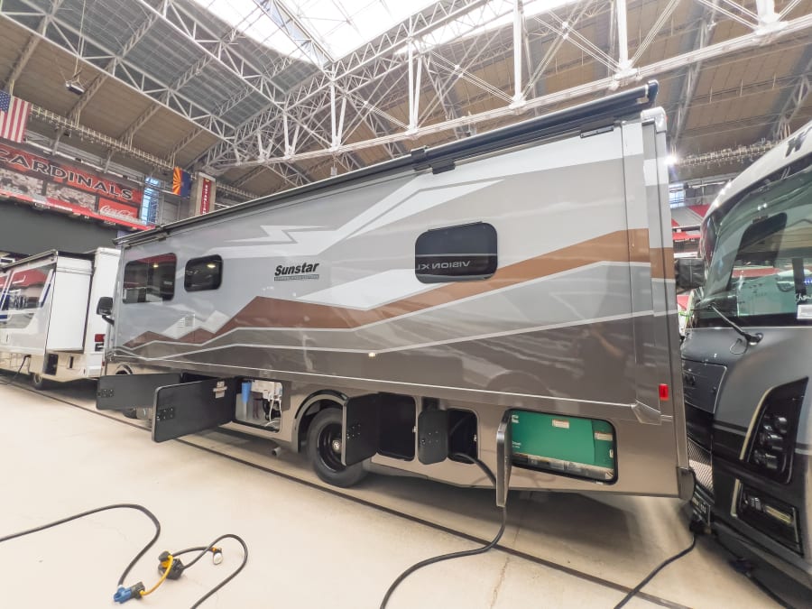 2026 Winnebago SUNSTAR — photo 28 view