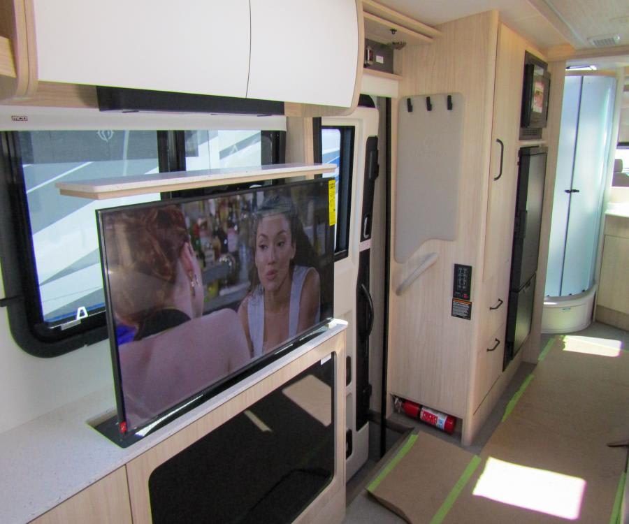 2026 Leisure Travel Vans WONDER — photo 9 view