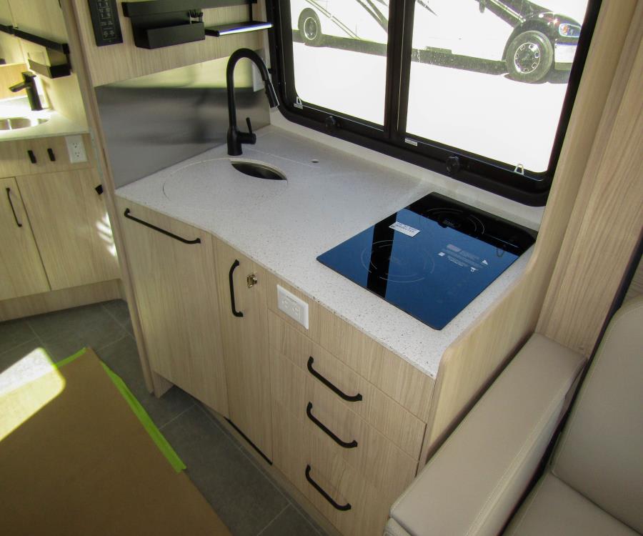 2026 Leisure Travel Vans WONDER — photo 11 view
